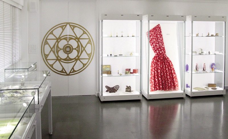 Exposition of The Mother's and Sri Aurobindo's personal belongings within Sri Smriti