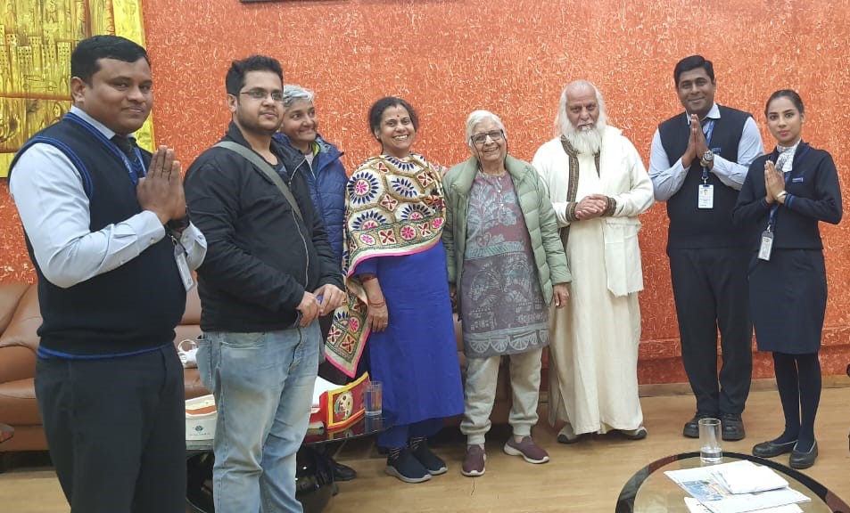 Felicitation of Tara didi at Visakhapatnam Airport by Indigo Staff